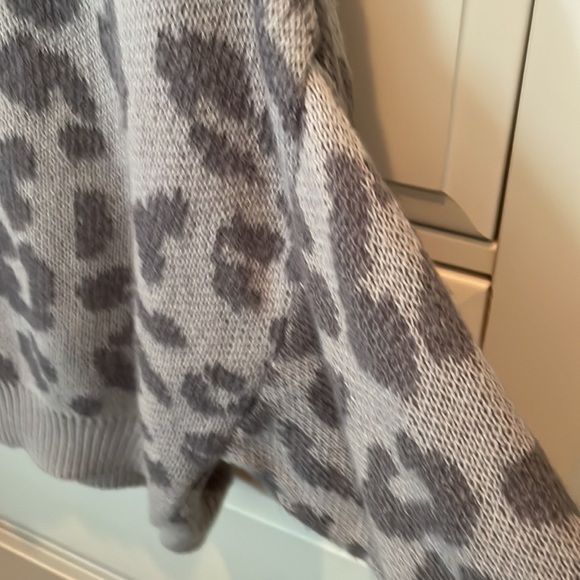 NWOT WILD FABLE SUPER SOFT RIBBED CARDIGAN in Light/Dark Gray, Size L - Picture 7 of 7